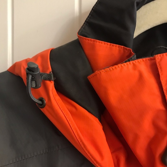 🌧THE NORTH FACE HYVENT Rain Jacket - Picture 8 of 16